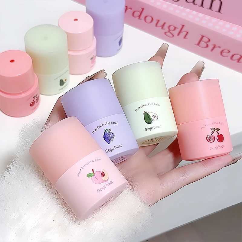 Gege Bear Fruit Extract Lip Balm Moisturizing and Anti-Cracking Lip Gloss in Autumn and WinterXJ241223