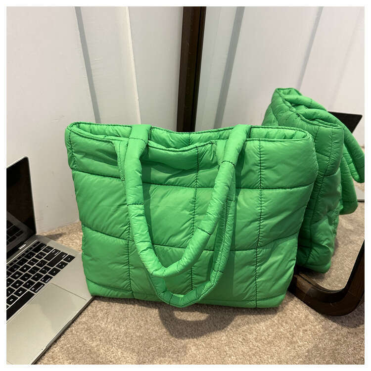 Fashionable Gge New Large Capacity Korean Version Solid Color Down Cotton Casual Embroidery Thread Western-Style Single Shoulder Handbag