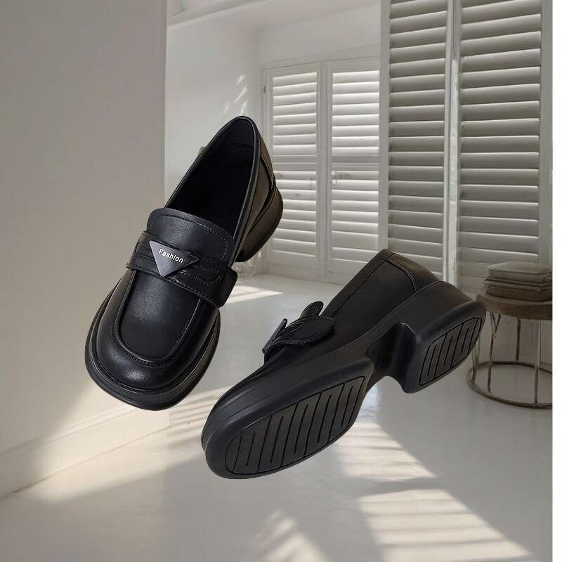Thick Soled Loafers With Coarse Heels And Sponge Cake, New Spring Versatile Single British Style Small Leather Shoes, Women's Waterproof Platform
