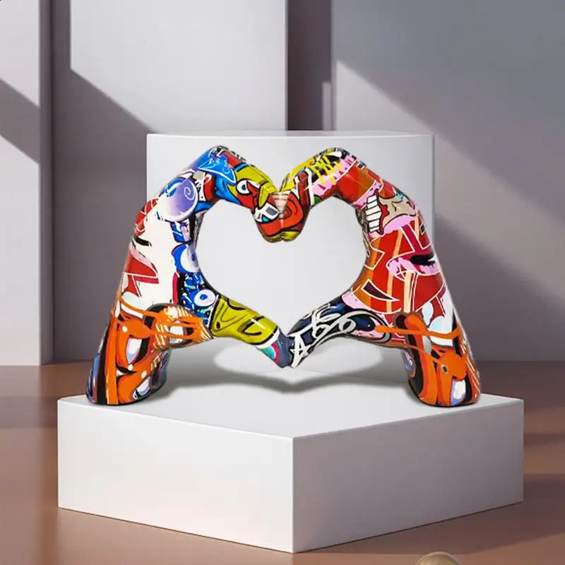 Heart Gesture Sculpture Resin Abstract Hand Love Statue Figurines Wedding Home Living Room Desktop Ornaments 241223