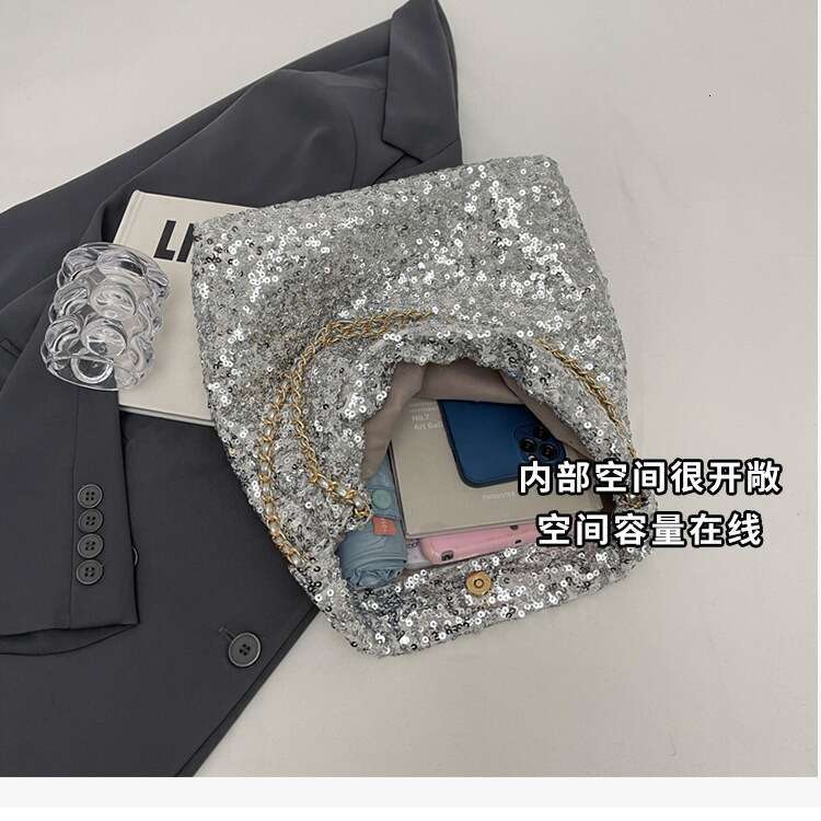 Underarm chain of niche single shoulder in 2024, high-end and fashionable foreign bag