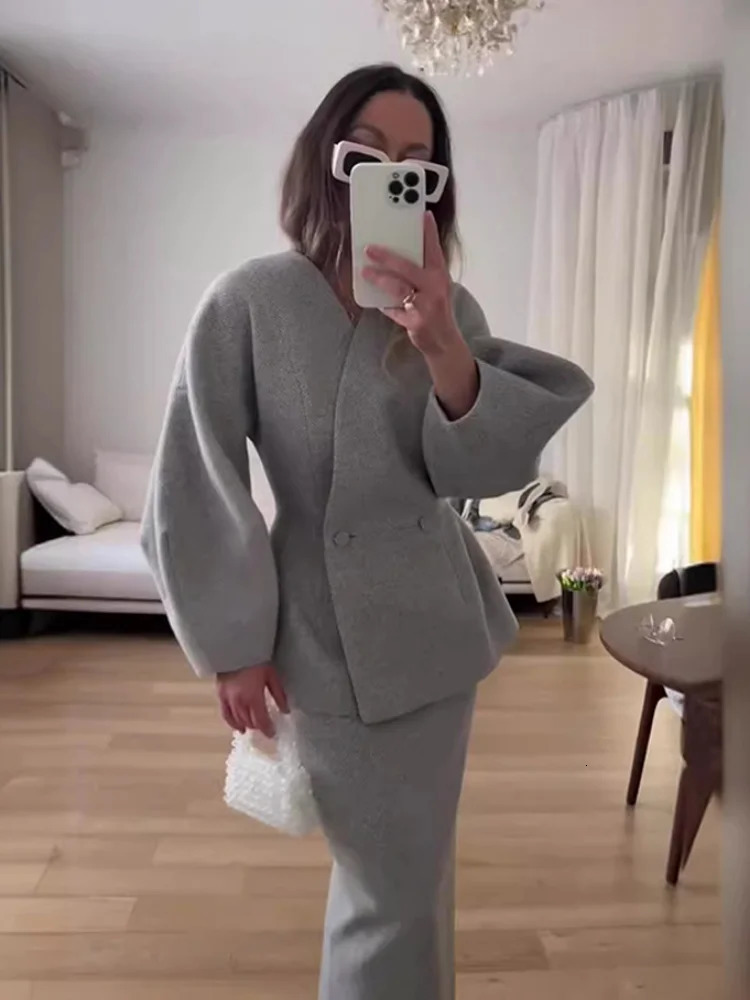 Elegant puff sleeves ultra-thin fit high waisted womens coat tight fitting set fashionable V-neck solid buttons womens 2-piece set fashionable streetw