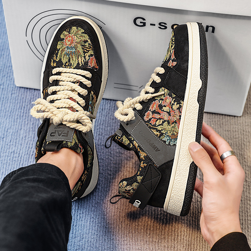 2025 Fashion Print Black Low For Men Women Canvas Sports Shoes Flat Skateboard Sneakers Mens Trainers Atillas Skate