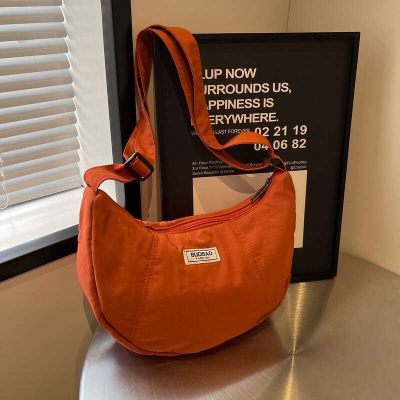 Simple Lightweight Women's New Nylon Fabric Dumpg Bag, Fashionable And Casual Travel, One Shoulder Diagonal Cross Bag