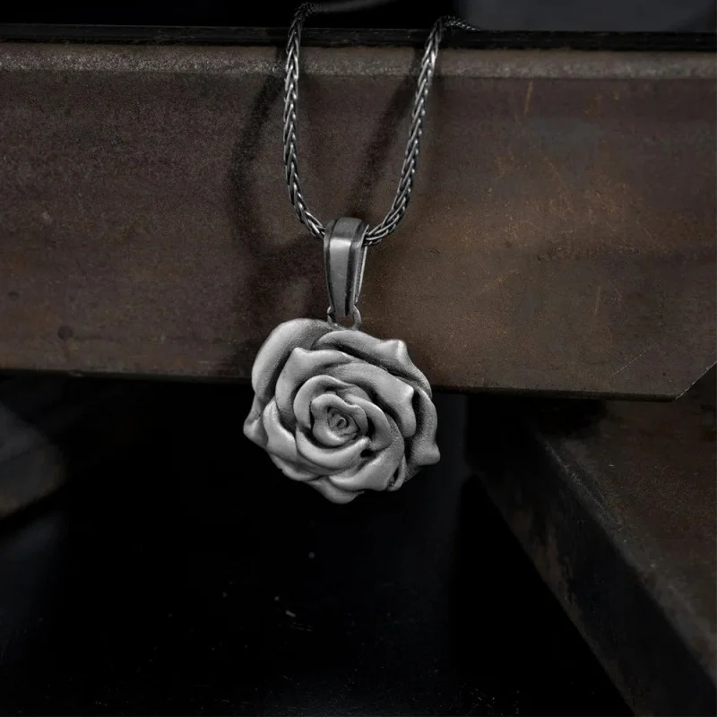 Vintage Rose PendantinsStyle Necklace Simple for Girlfriend High Fashion Flower Ornament Sweater Chain Accessories 241220