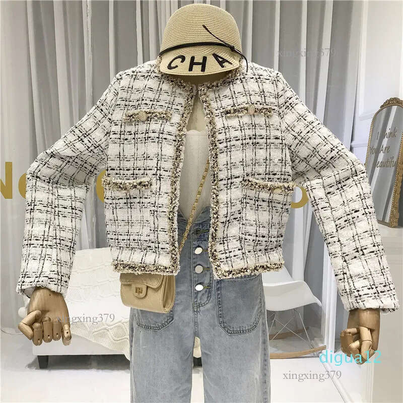 Fashion- Women Buttons Pockets Design Tweed Jackets Tassel Plaid Coats Female Autumn