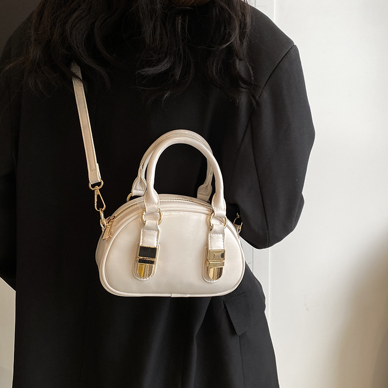 2025 Designer Single 3 Free shipping Shoulder Bag for Women black flap fashion square Handheld bowg shell crossbody bag