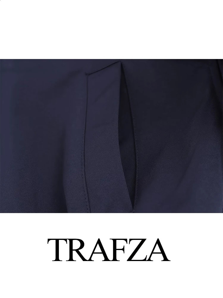 TRAFZA Womens Fashion Versatile Baseball Uniform Short Shoulder Jacket Female Front Zipper Pocket Long Sleeve Cropped Coat 241218