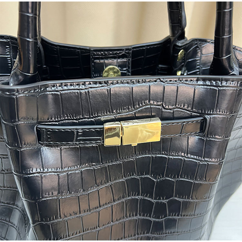 Crocodile Pattern Woman Tote Handbag Large Capacity Wing Fashion Soft Leather Travel Bag Metal Buckle Designer Bags
