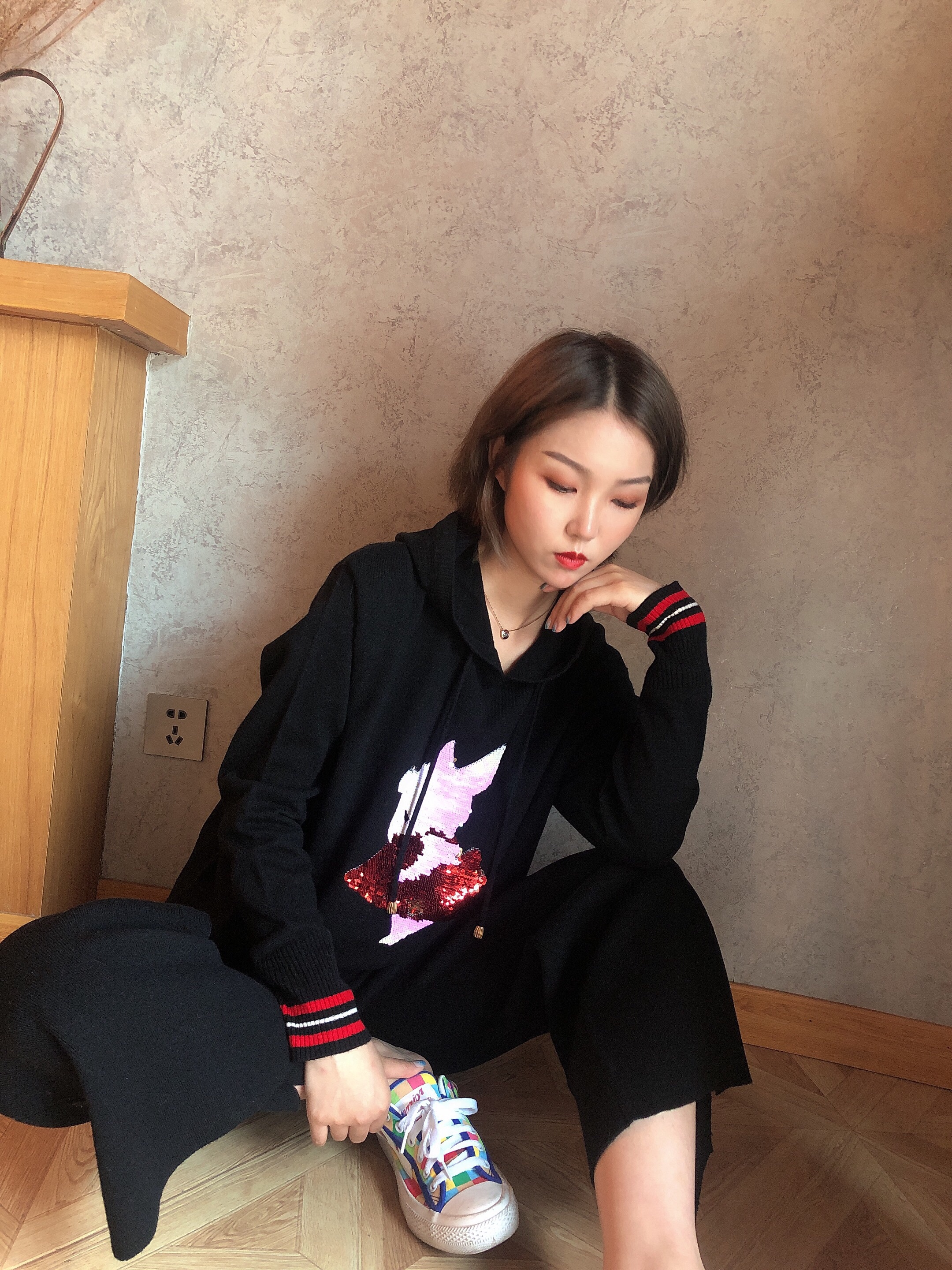 Chic Slim Cut Wool Pullover for Her - Soft & Warm Autumn Wardrobe Essential