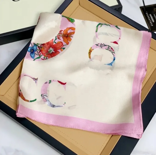 Silk Head Scarfs for Women Winter Luxurious Scarf High End Classic Letter Pattern Designer Shawl Scarves New Gift Easy to Match Soft Touch Above