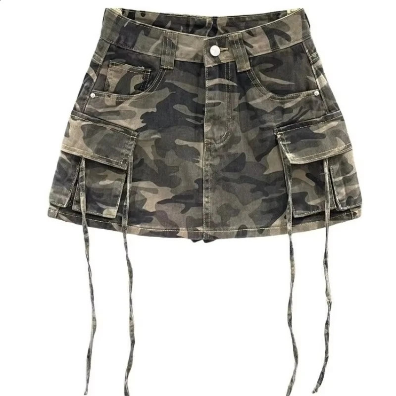 Y2K Fashion Trend Camouflage Big Pocket Tooling Denim Shorts Female Gothic Harajuku Vintage Casual Joker Shorts 241219