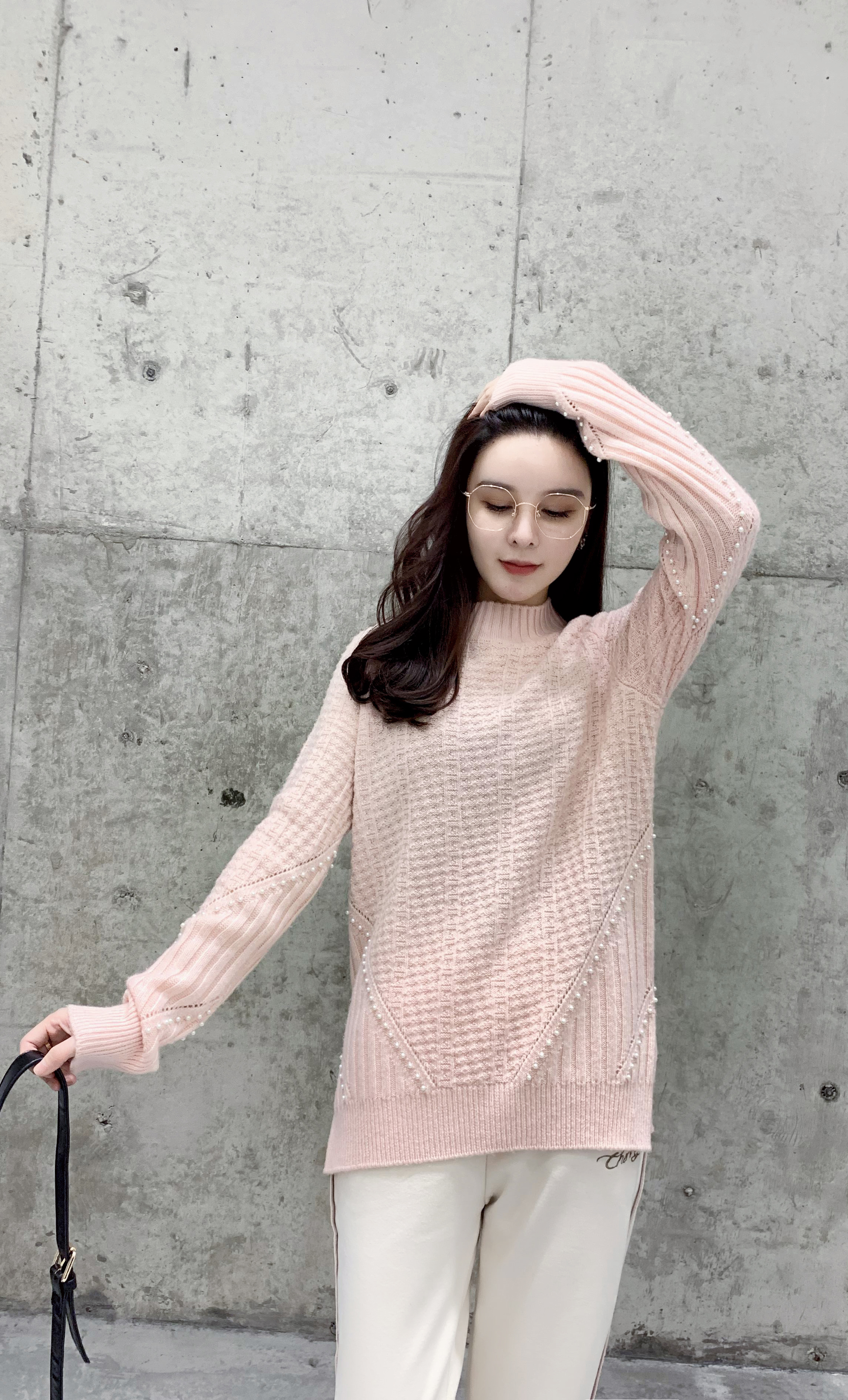 Sophisticated Autumnal Warmth with a Slimmer Fit Ladies' Woolen Sweater Cozy Top