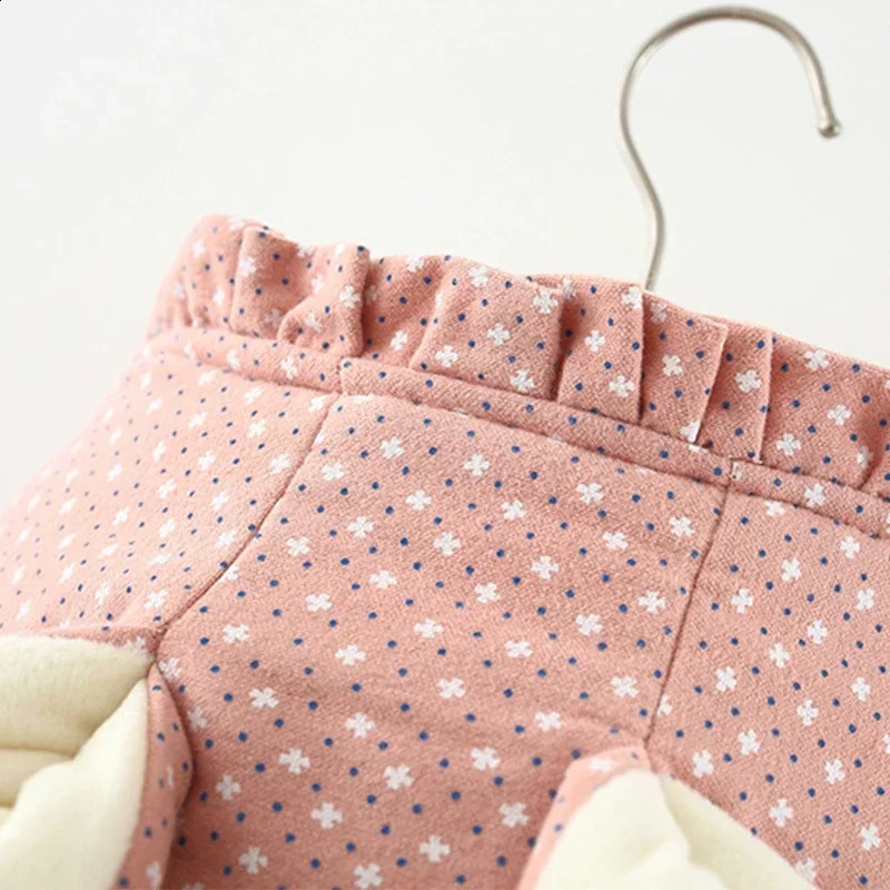 Winter Outerwear Infant Girl Clothes Toddler Jacket For Kids Korean Cartoon Cute Dot Hooded Warm Thick CoatBag Baby Tops BC028 241223