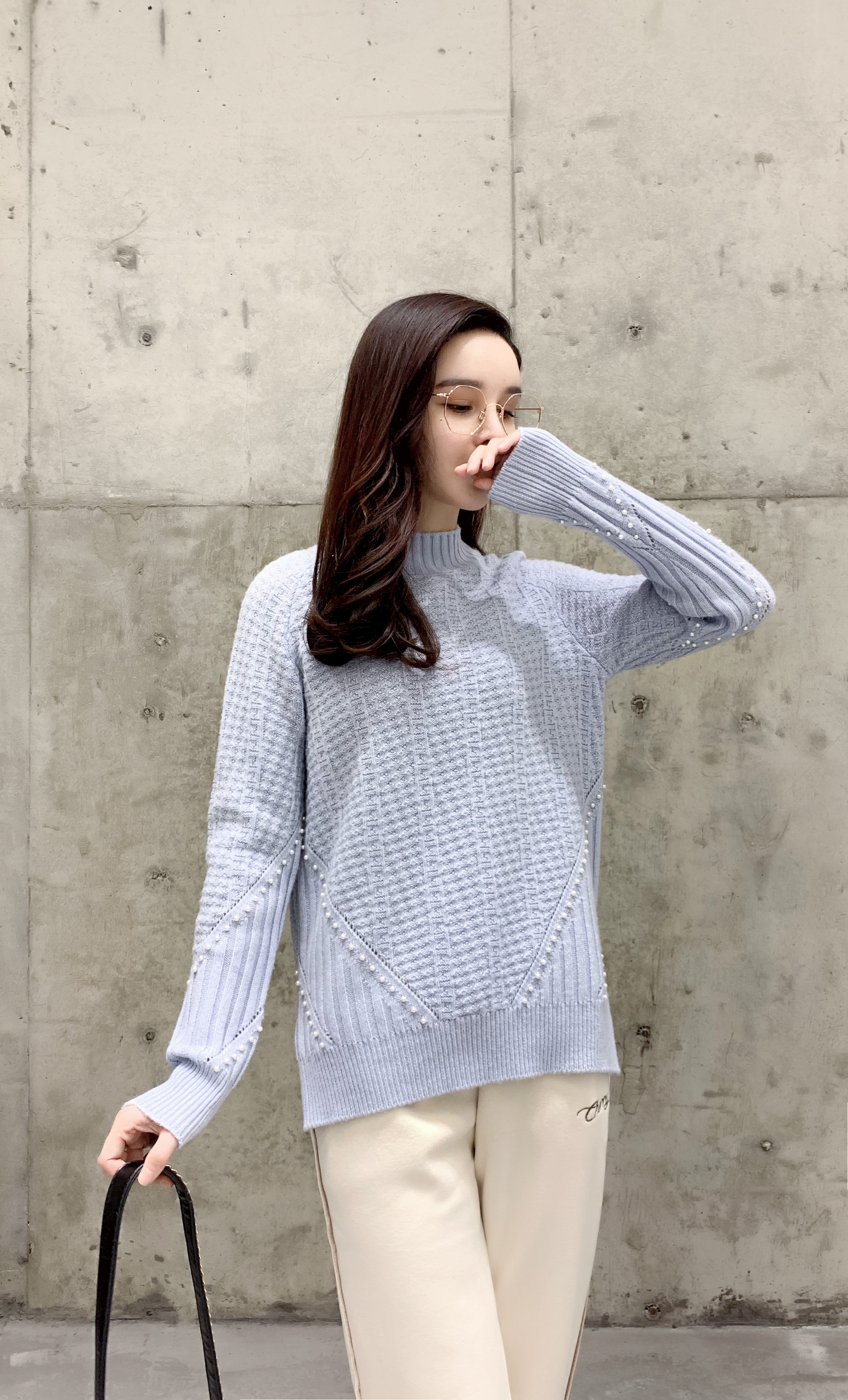 Sophisticated Autumnal Warmth with a Slimmer Fit Ladies' Woolen Sweater Cozy Top