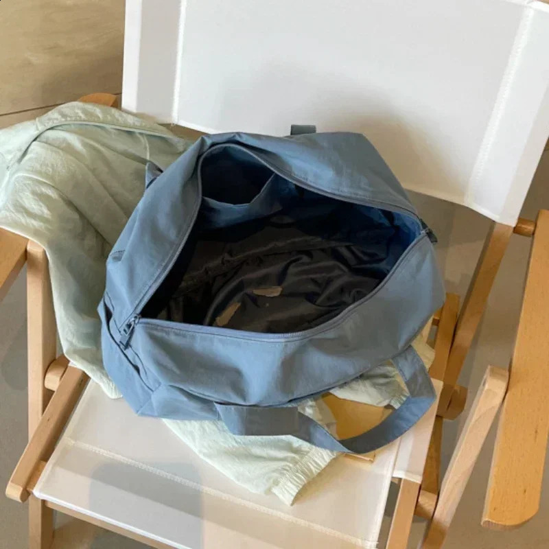 Casual Large Capaci Nylon Cloth Bag Women 2024 Fashion Shoulder ShortDistance Travel Fitness Bags 241213
