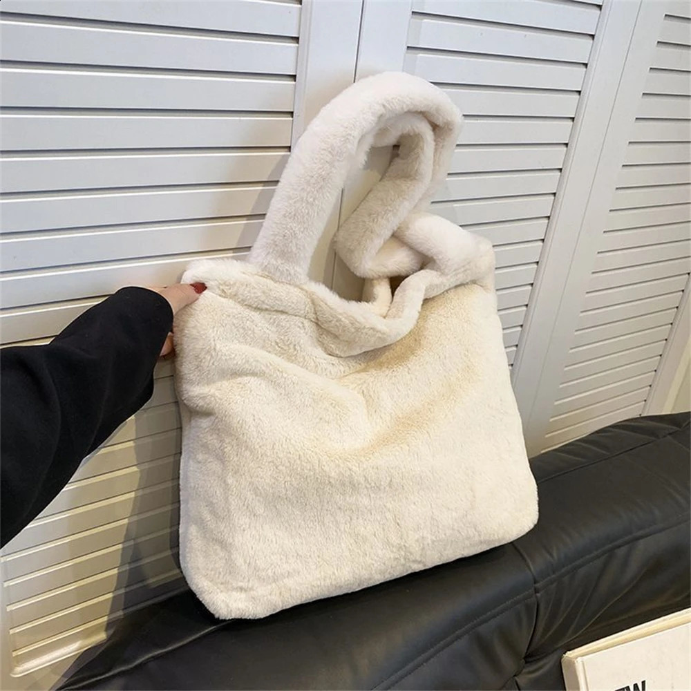 2025S New Free Shipping Designer Bag Womens Plush Underarm Winter Lamb Faux Fur Shoulder Solid Color Soft Fluffy Shopper Bags Large Capacity Casual To