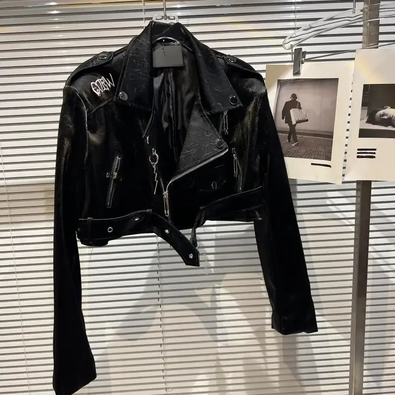 Autumn Locomotive Spice Girl Letter y Lychee Leather Glossy Black Jacket Womens PU 241218