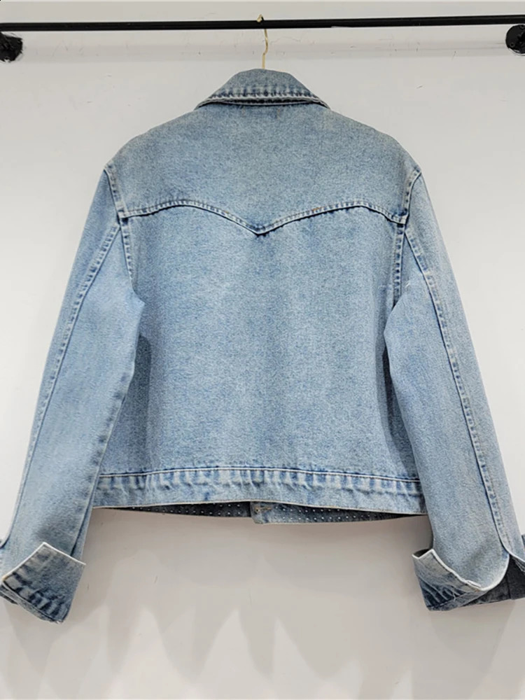 DEAT Womens Denim Coat Heart Beading Pearls Gold Rivets Loose Light Blue Long Sleeve Jackets 2025 Spring Fashion 29L2503 241223