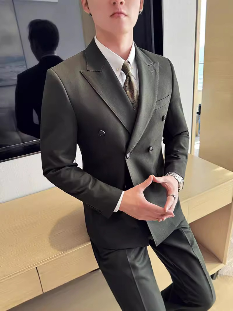 H227Sophisticated Men's Double-Breasted Wedding Attire - Seasonal Peak Lapel Suit Perfect for Grooms