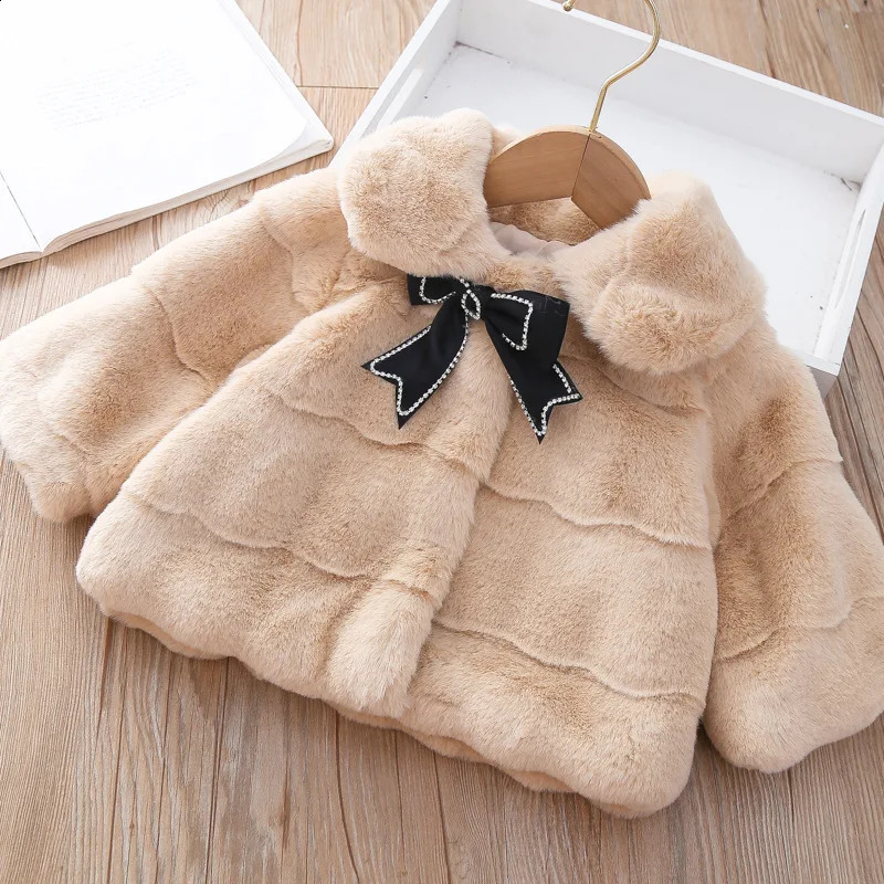 Fall winter baby clothes coats for girls infant outfits bow faux fur jacket outerwear 1 year babys birthday cloak shawl coats 241223