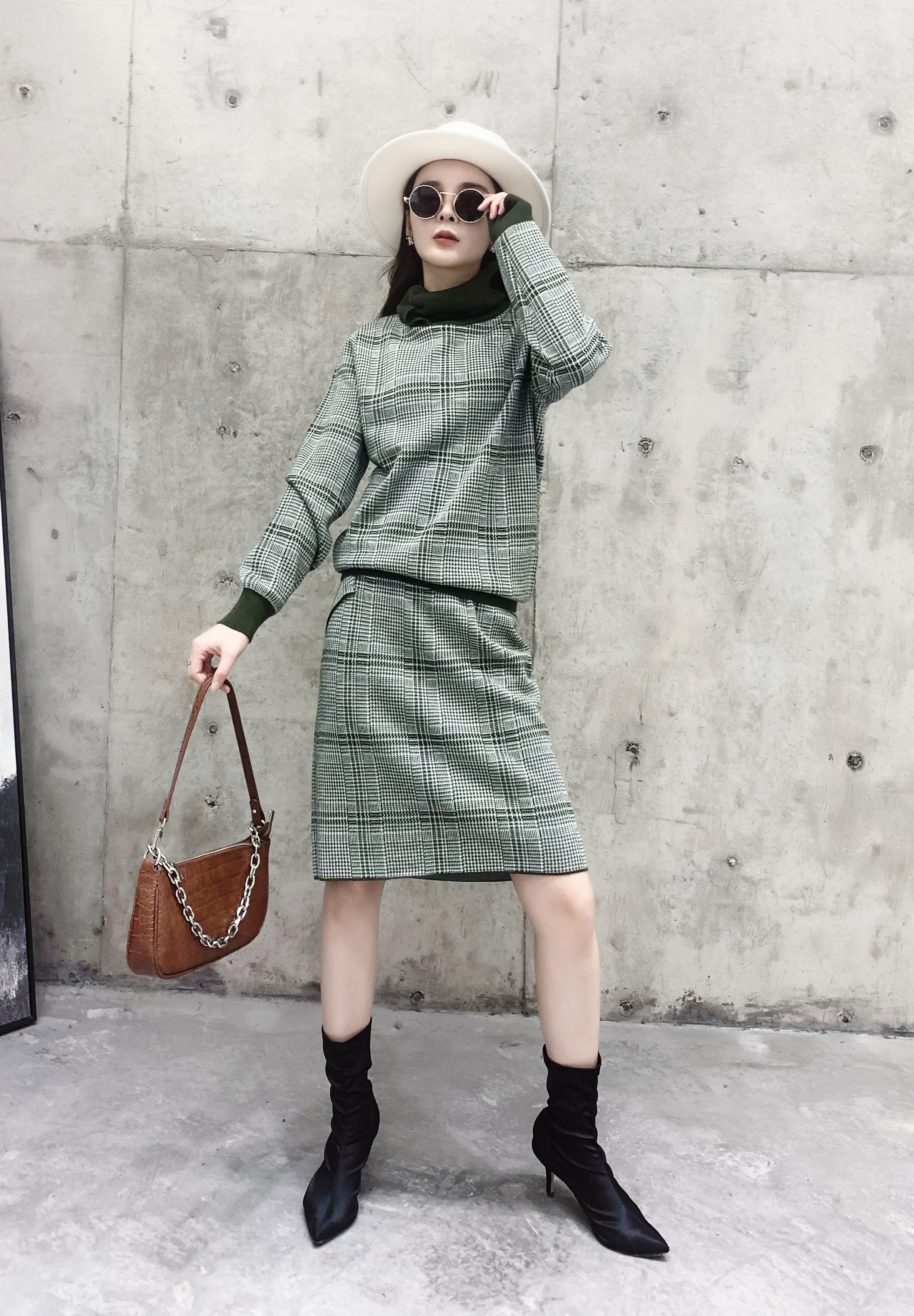 High-End Women's Wool Sweater - Fashionable Bottom Top for Fall & Winter