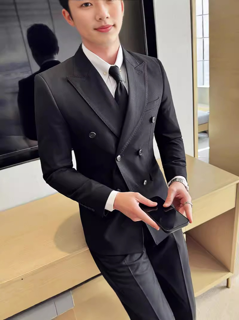 H227Sophisticated Men's Double-Breasted Wedding Attire - Seasonal Peak Lapel Suit Perfect for Grooms