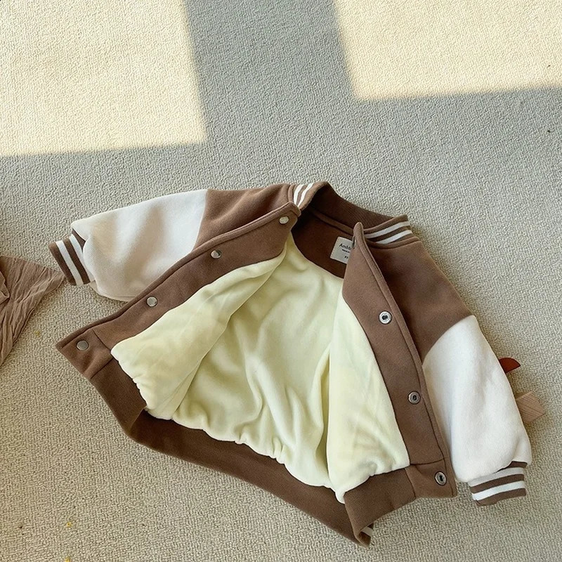 Childrens Jacket Spring and Autumn Boys and Girls Jacket Baseball Uniform Cute Little Bear Embroidery Casual Baby Clothing 241223