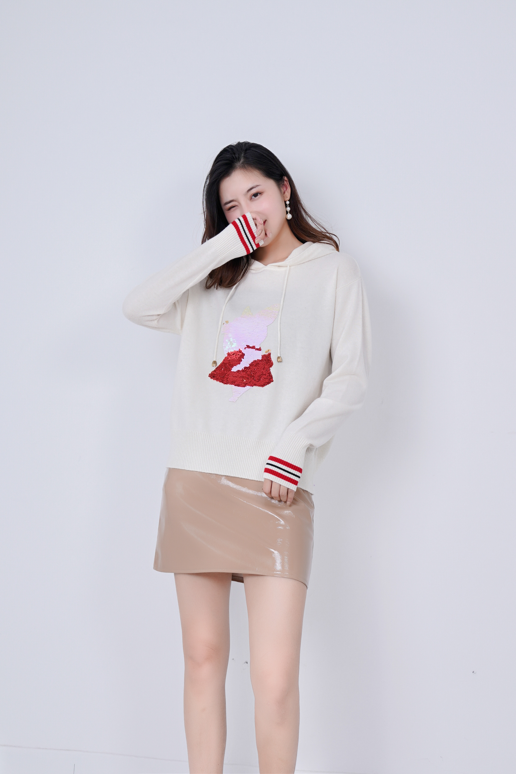 Chic Slim Cut Wool Pullover for Her - Soft & Warm Autumn Wardrobe Essential