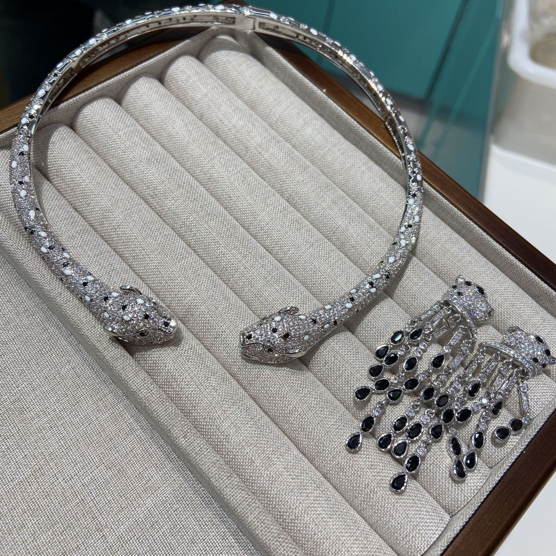 New Fashion Women Leopard Necklace White Gold Plated Full Bling CZ Leopard Neck Strap Necklaces For Girls Women