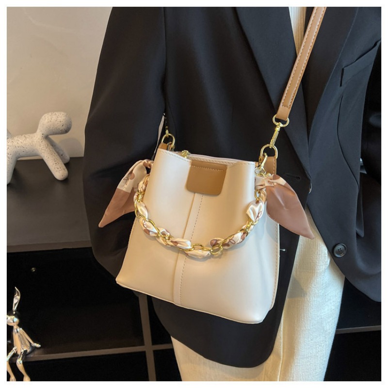 Stylish and simple women's bags new versatile shoulder bags contrasting colors and textures silk scarves chains bucket bags