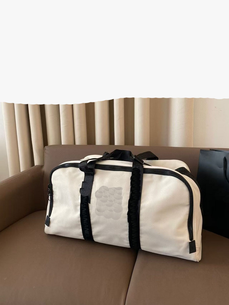 Travel bag Maxi Nylon Bowling Bag for 2025 Cases Handbag Luxury Women's Fashion Bag Logo Fashion Steam Engine Classic Hand Shoulder Diagonal Straddle Bag Shopping Bag