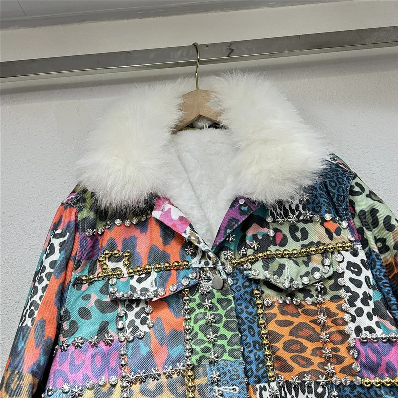 Rivet Beading Leopard Print Big Fur Collar Lambs Wool Denim Jacket Women Outerwear Winter Thick Loose Short Jeans Jacket Female 241223