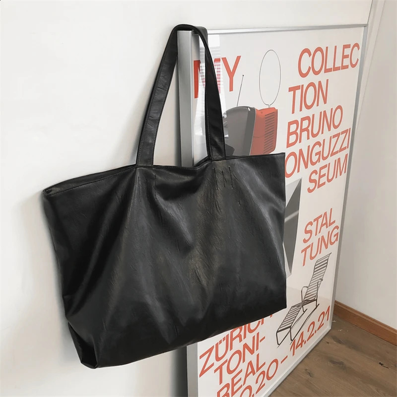 2025S New Free Shipping Designer Bag Black Color Oversized Tote Bags For Women Lightweight Big Capacity Soft Leather Shoulder Bag Unisex Simple Fashio