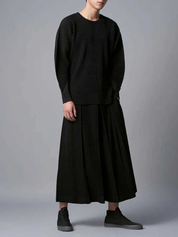 Miyake pleated mens long sleeved flat seam hem T-shirt full sleeved round neck T-shirt Korean streetwear casual top W241223