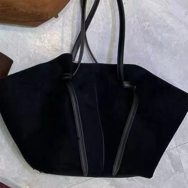Autumn Winter New Fashion Suede Vintage Shoulder Large Capacity Single Tote Handbag Trend Female Underarm Bag Cartoon