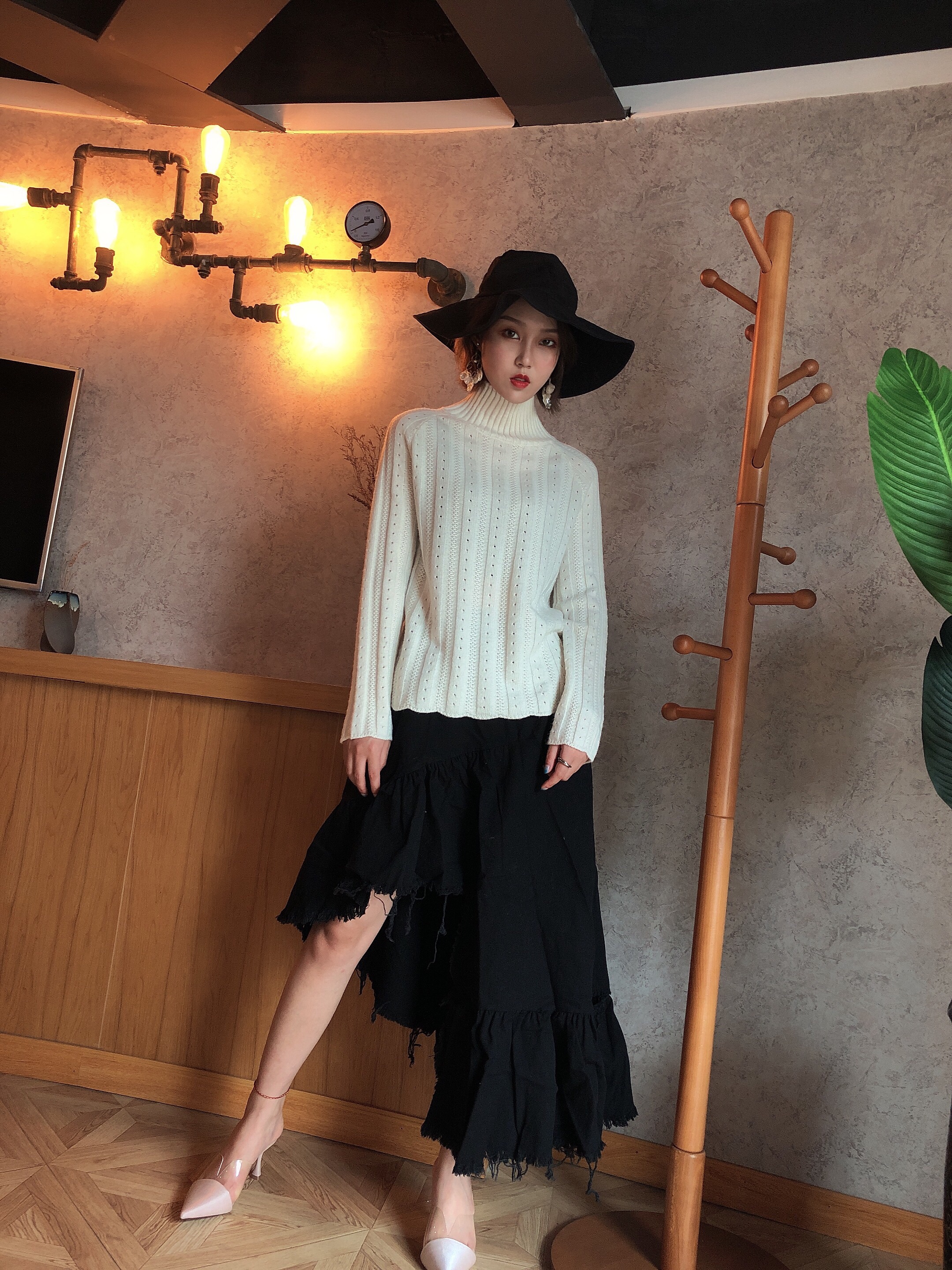 High-End Women's Wool Sweater for Fall & Winter - Fashionable Slim Fit Design
