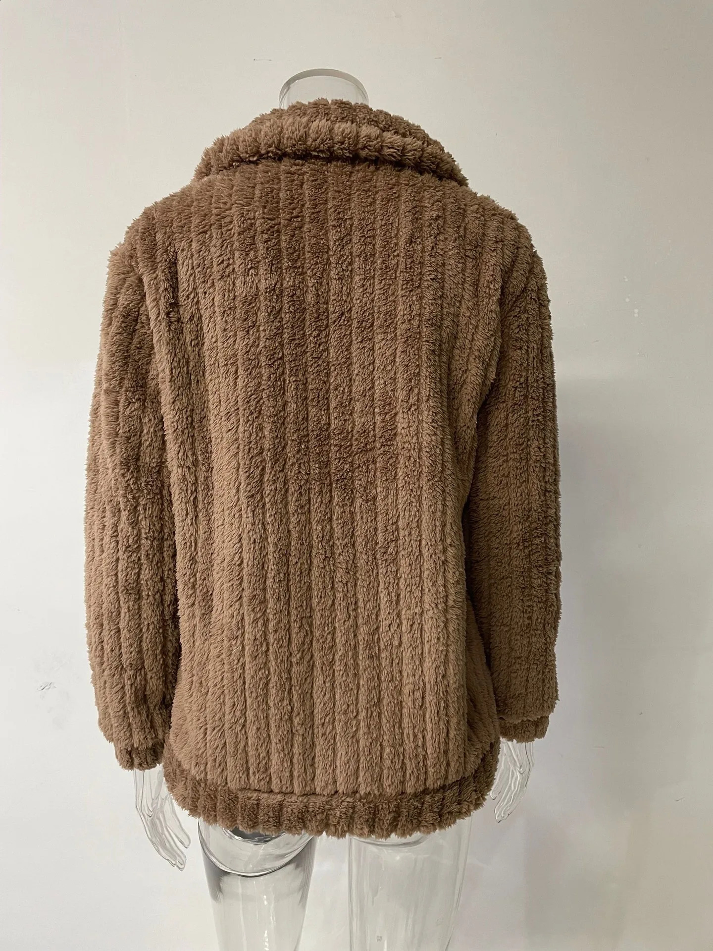 2024 Europe and the United States Plus Size Autumn Winter Pit Strip Plush Cardigan Lapel Cropped Jacket 241220