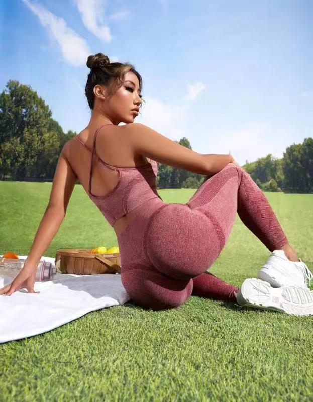 Women's fashionable and casual hot cross back yoga suit peach hip pants yoga suit training and fitness suit sports suit tight pants elastic quick