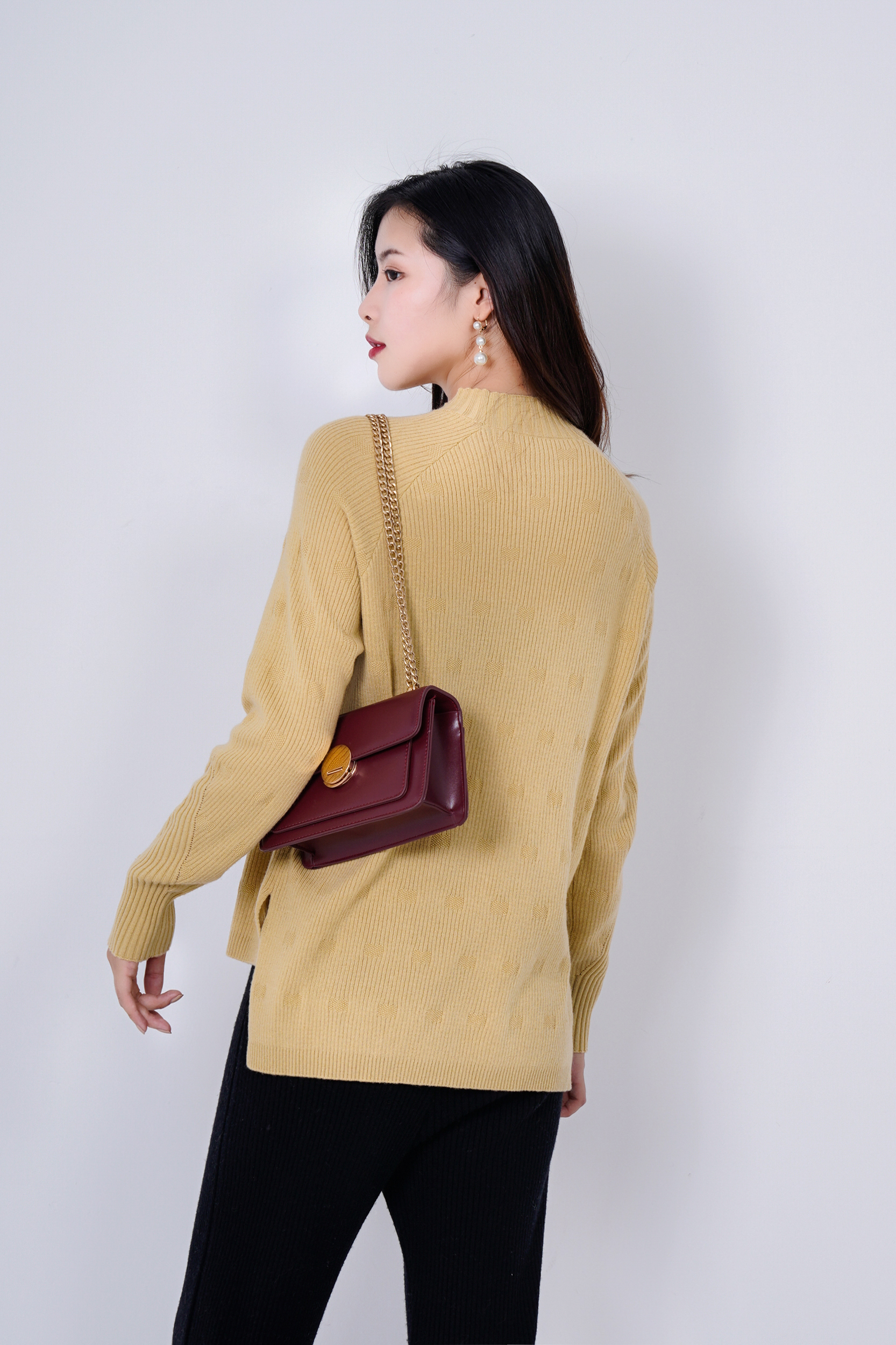 Fashionable Women's Wool Sweater for Fall and Winter - Sleek Design, Slim Fit