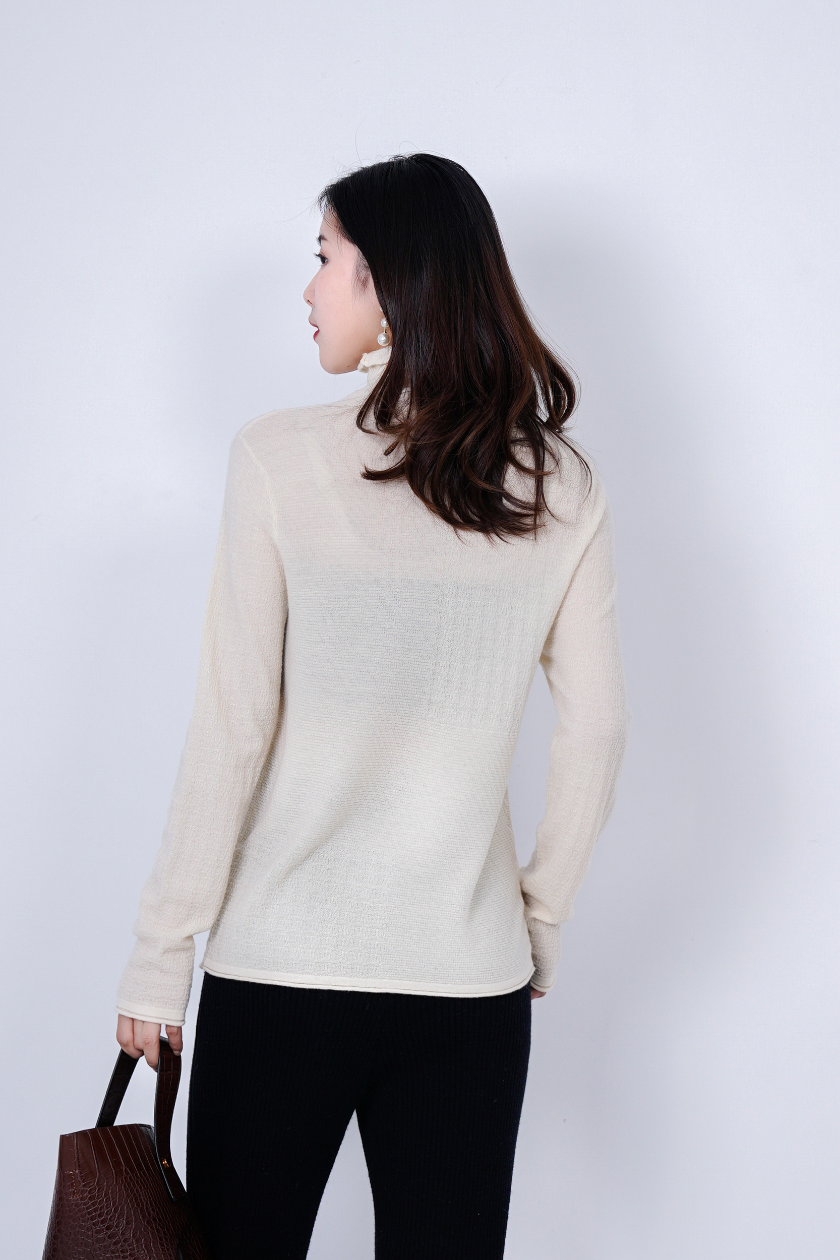 High-Quality Women's Wool Bottom Sweater - Chic and Comfortable for Cold Weather
