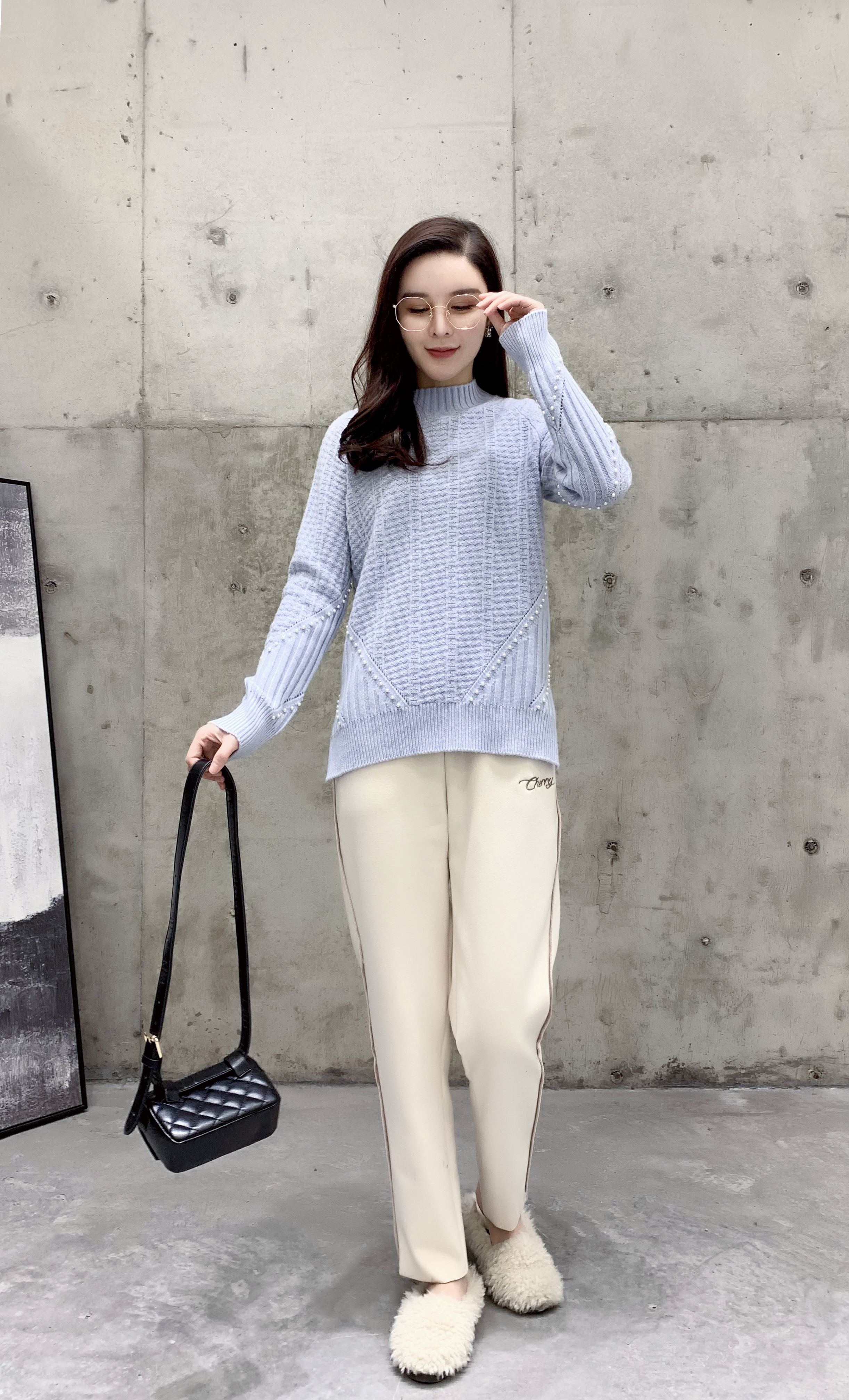 Sophisticated Autumnal Warmth with a Slimmer Fit Ladies' Woolen Sweater Cozy Top