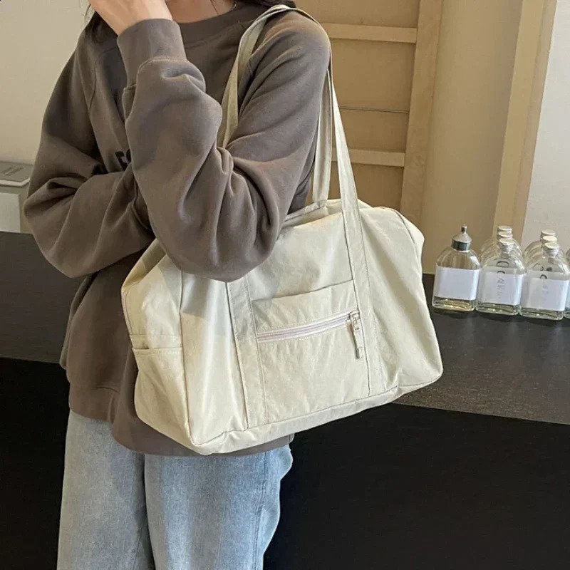 Casual Large Capaci Nylon Cloth Bag Women 2024 Fashion Shoulder ShortDistance Travel Fitness Bags 241213
