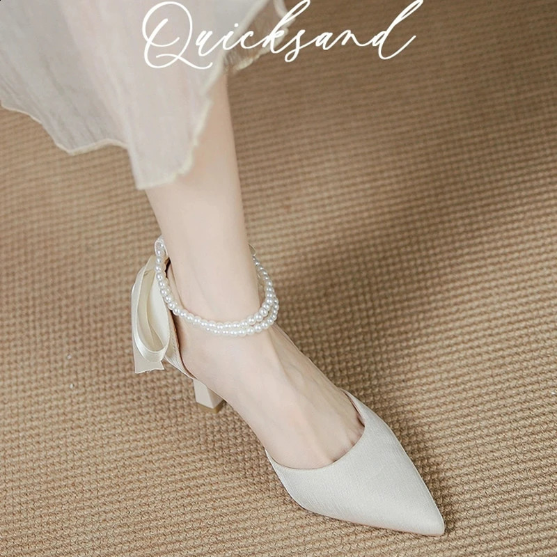 Classic pearl chain pump suitable for womens wedding shoes and womens shoes 241223