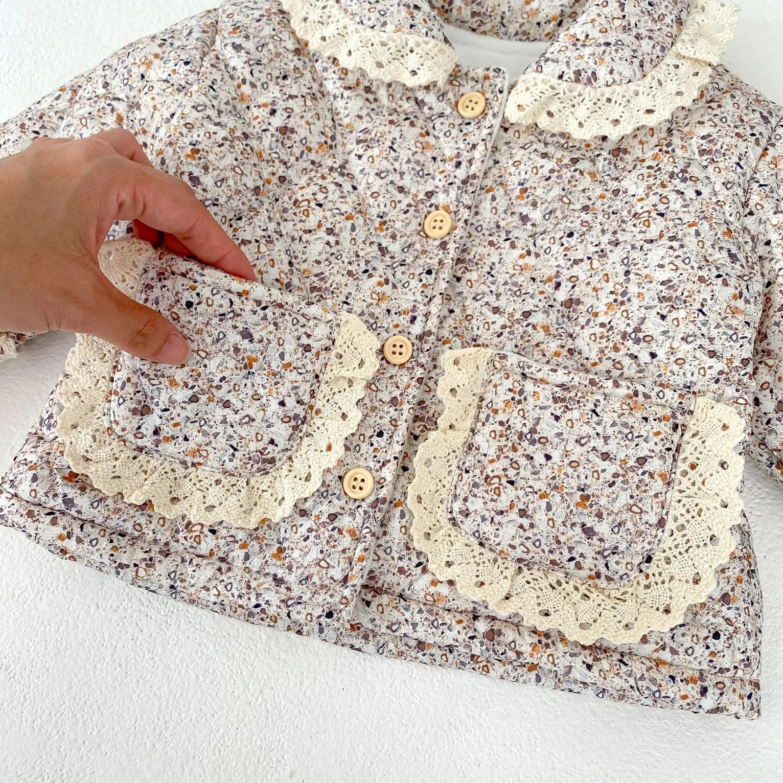 2025 Winter Baby Girl Floral Coat Long Sleeve Infant Girl Cotton Padded Jacket Lace Collar Toddler Warm Coat Kids Clothes 241223