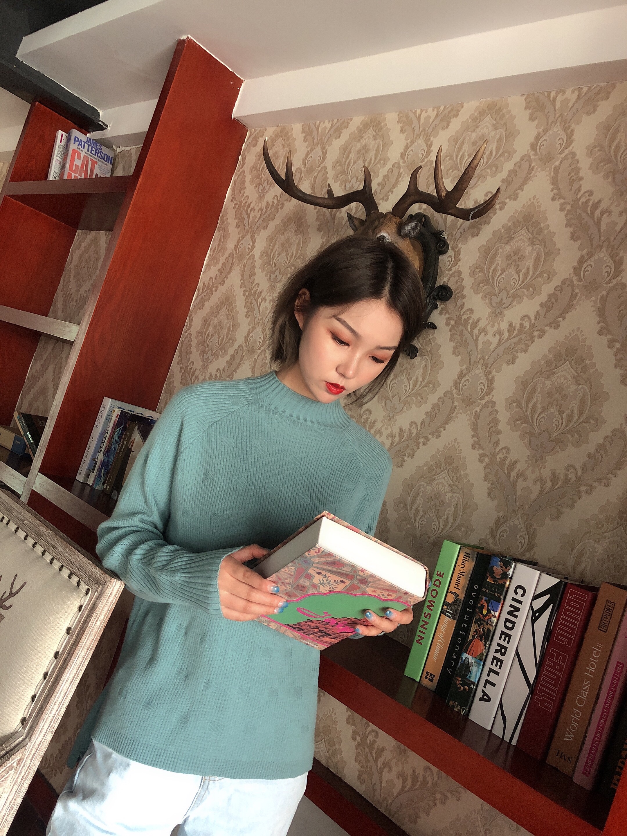 Fashionable Women's Wool Sweater for Fall and Winter - Sleek Design, Slim Fit