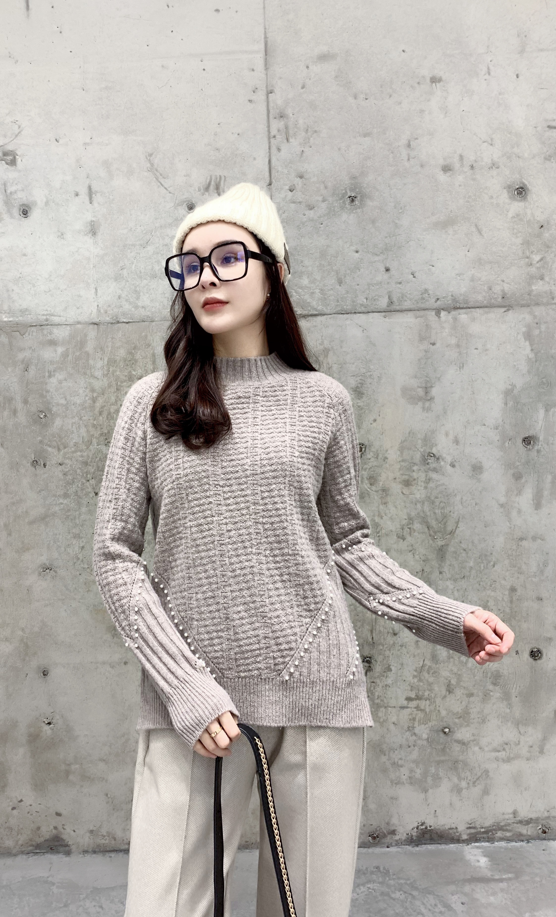 Sophisticated Autumnal Warmth with a Slimmer Fit Ladies' Woolen Sweater Cozy Top