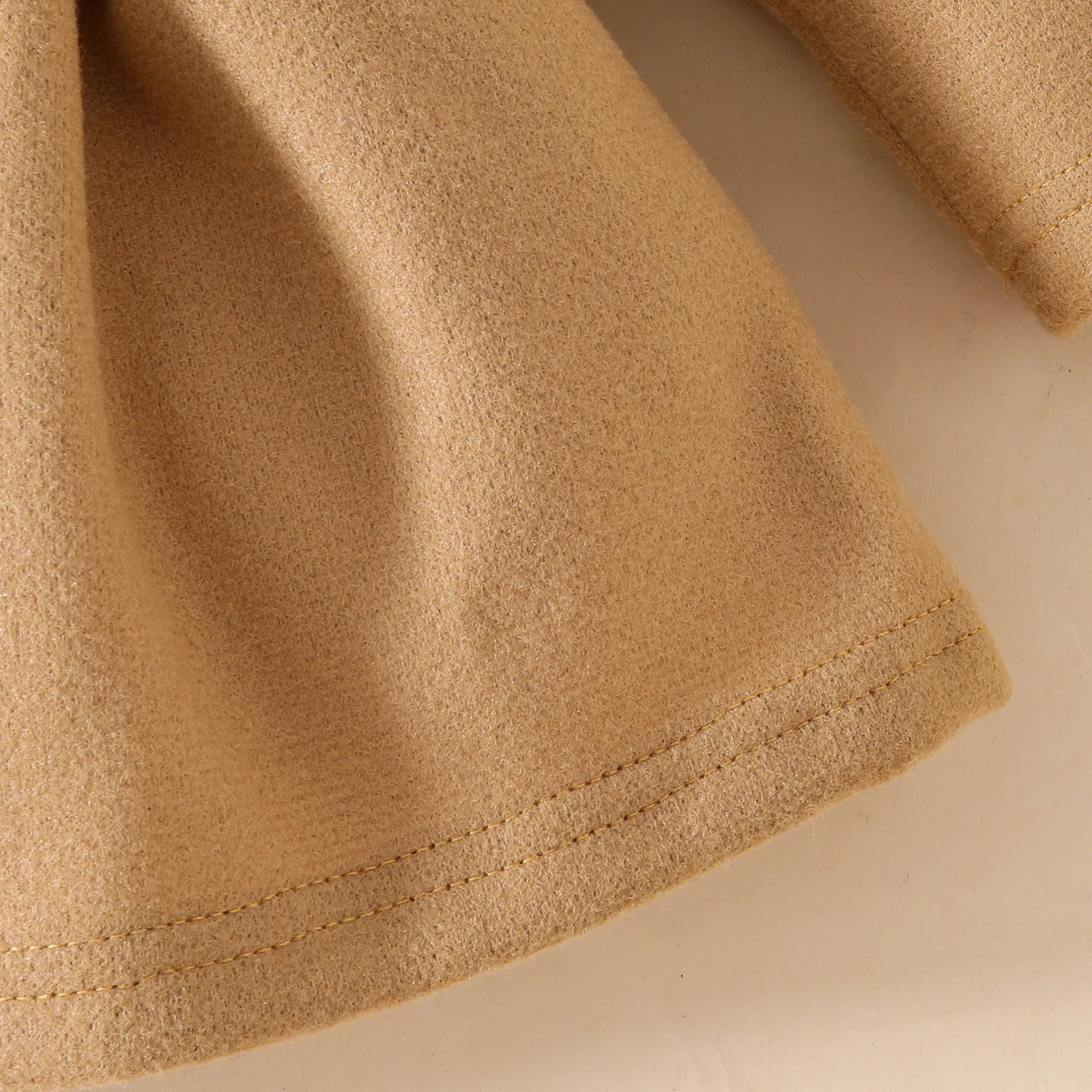 Solid hooded single-breasted coat for babies and girls in autumn and winter 241223