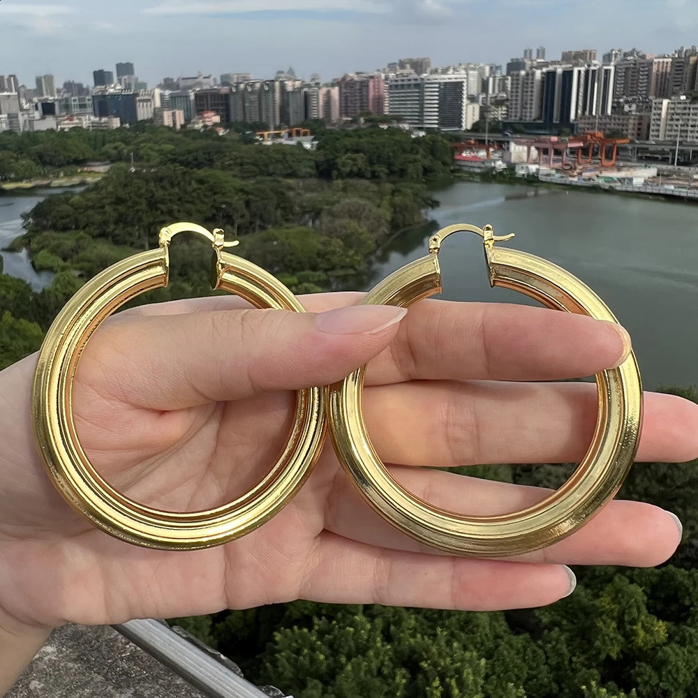 Big Hoop Earrings for Women Thick Metal Gold Color Twisted Loop Earrings 2025 Stud Trend Charm Large Earring 241224