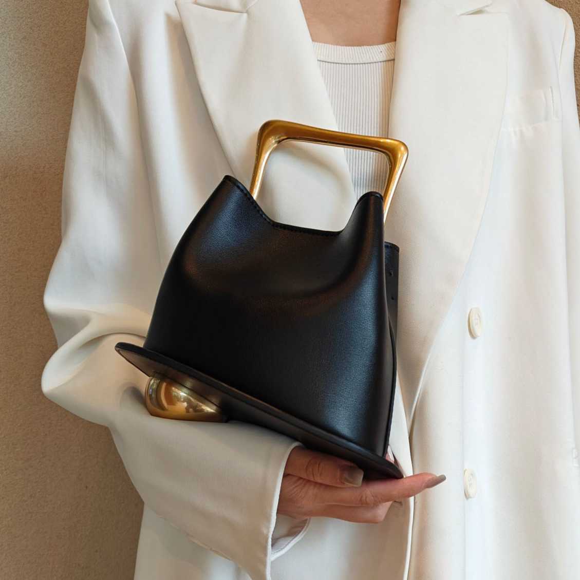 high-end commuting bucket bag, personalized handbag, cowhide vegetable basket, single shoulder crossbody women's bag 241215